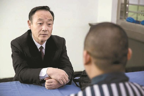 检察人的爱国情张飚在人民群众心中树起法治权威